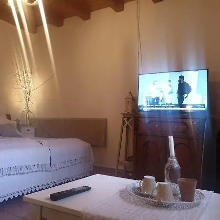 Tulipanos Vendeghaz Apartment Obanya