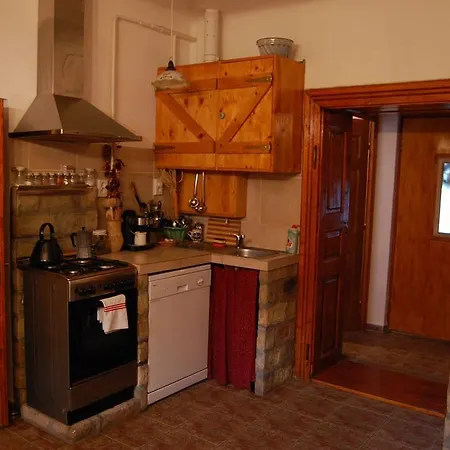 Apartment Tulipanos Vendeghaz Obanya