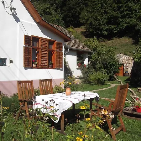Apartament Tulipanos Vendeghaz Obanya
