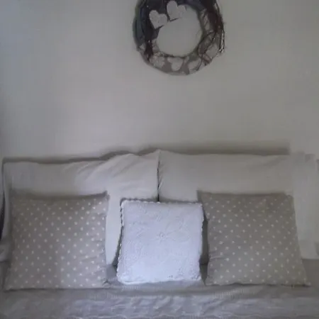 Apartment Tulipanos Vendeghaz *