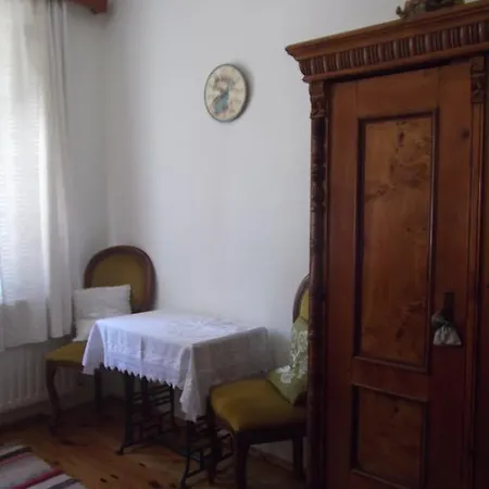 Apartment Tulipanos Vendeghaz Obanya