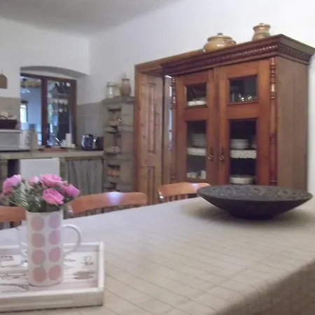 Tulipanos Vendeghaz Apartment Obanya